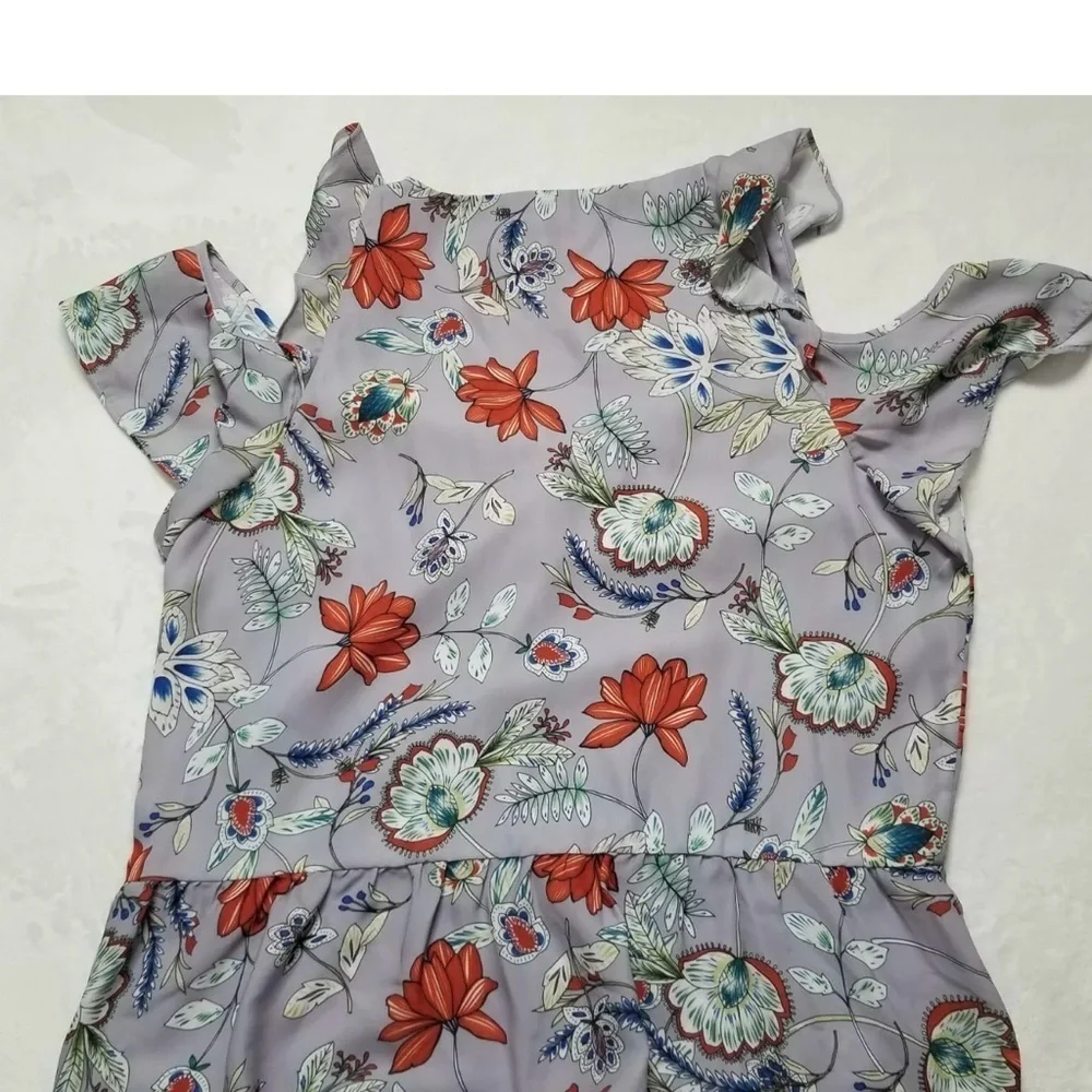 Parker Women Cold shoulder Peplum Ruffle Violet Garden Blouse Size Small NWT
